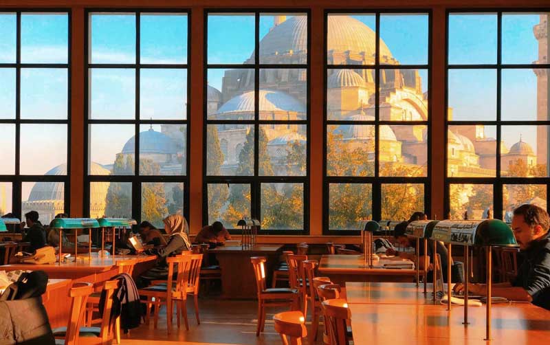 منظره کتابخانه دانشگاه استانبول ترکیه