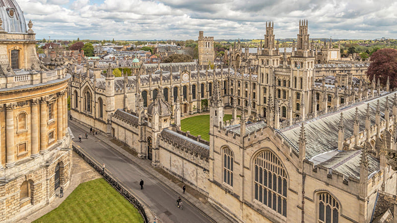 دانشگاه آکسفورد - بهترین دانشگاه‌ های انگلیس
